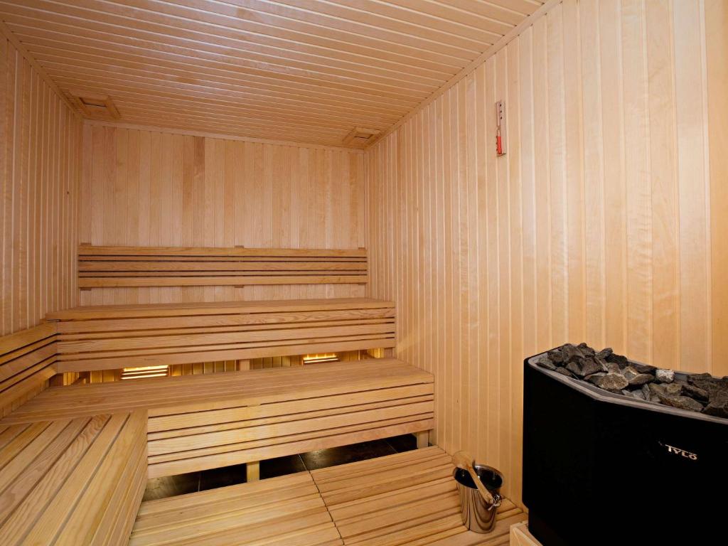 Uživajte u trenucima potpune relaksacije i luksuznog užitka u Wellness & Spa prostoru Hotela ibis Styles, gdje svaki detalj stvara nezaboravno opuštanje!