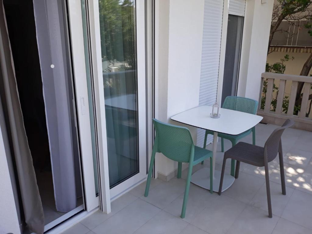 Doživite čari Biokova i čarobne Makarske rivijere u Villa Katarini 4* | Provedite trodnevni odmor okruženi buđenjem prirode i mirisom mora!