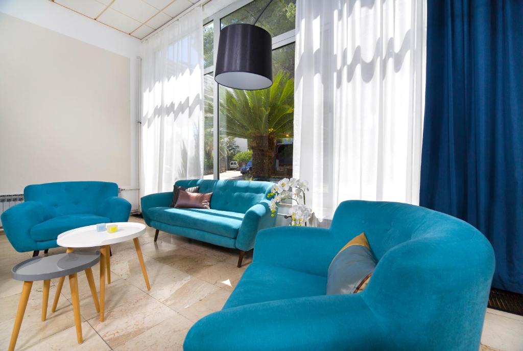 Hotel Hvar 3* I Doživite autentični mediteranski ugođaj u Jelsi gdje priroda i more pričaju svoju priču!