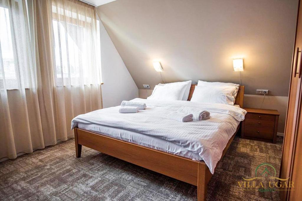 Zima na Vlašiću nikada nije bila ljepša – uživajte u vrhunskoj usluzi, toplini doma i čarobnom zimskom ambijentu Ville Ugar 3*!