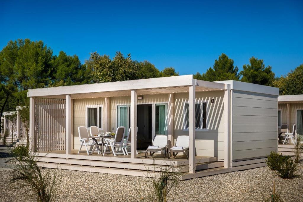 Provedite nezaboravan odmor uz obalu Jadrana u kampu Valkanela 4* – spoj kristalno čistog mora, mediteranske prirode i očaravajućih pogleda na slikoviti Vrsar!