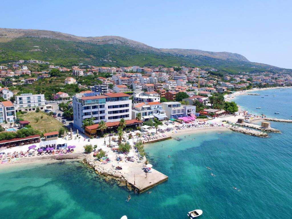 Hotel San Antonio 4*, Podstrana – doživite savršen spoj dalmatinskog šarma, blizine mora i vrhunske udobnosti za nezaboravan odmor!