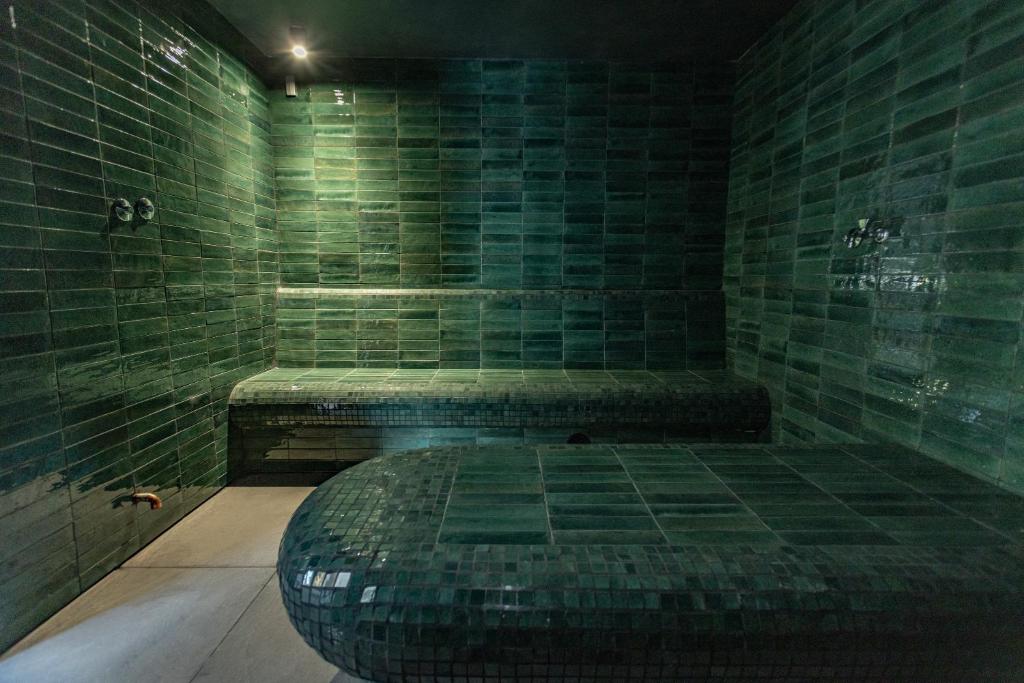 Opustite se u čarima Bjelašnice uz vrhunski Wellness & Spa u Hotelu Nomad 4* – uživajte u prekrasnom pogledu na Babin Do i miru planinskog okruženja!