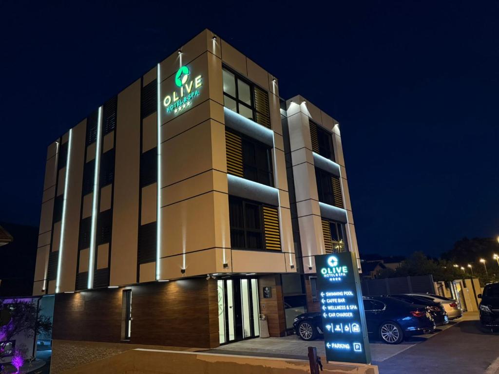 Doživite čari Mostara uz luksuzan boravak u Hotelu Spa Olive 4*, gdje se vrhunski komfor susreće s potpunom relaksacijom!