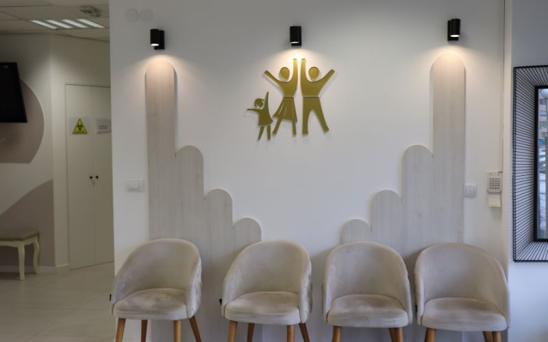 Posvetite pažnju zdravlju svoje kože – obavite stručni dermatološki pregled u Našoj klinici i napravite važan korak ka pravovremenom otkrivanju promjena na koži!