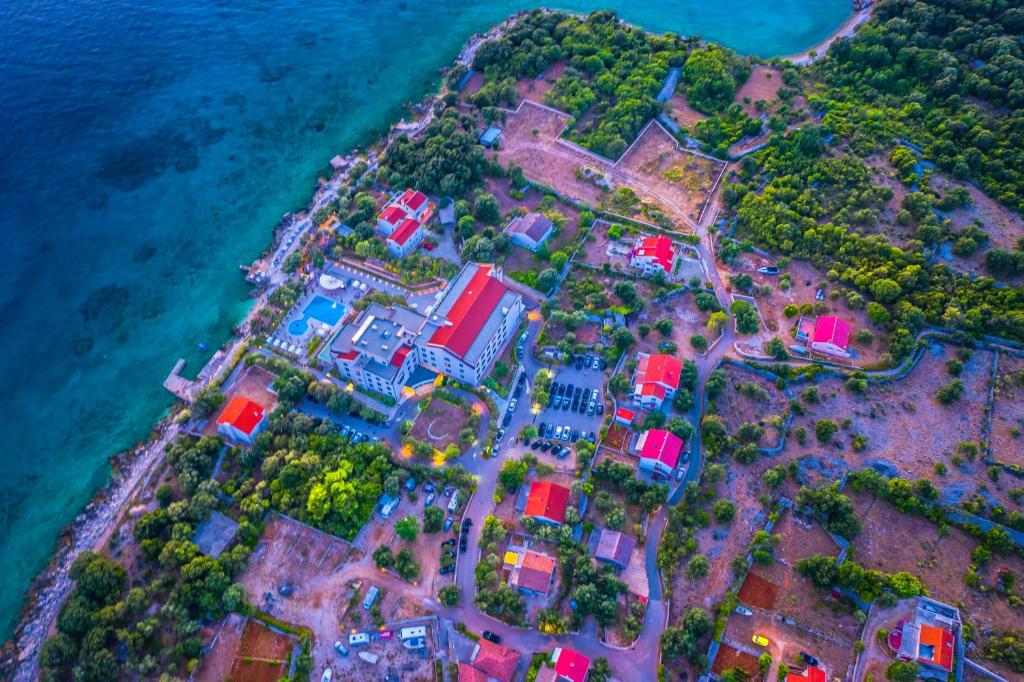 Iskoristite priliku za nezaboravan odmor uz All Inclusive uslugu i opuštanje u prekrasnom ambijentu Hotela La Luna 4* na otoku Pagu!