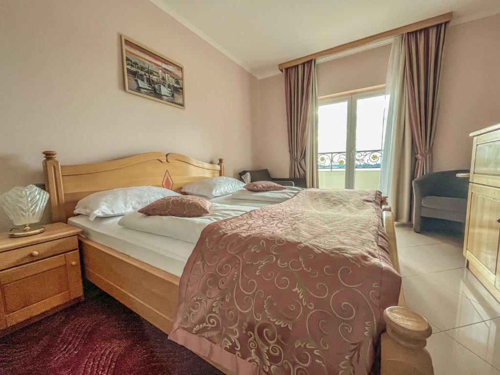 Vodice – priuštite sebi savršen odmor uz more, uživajte u morskom povjetarcu i toplini mediteranskog ambijenta Hotela Miramare 4*!