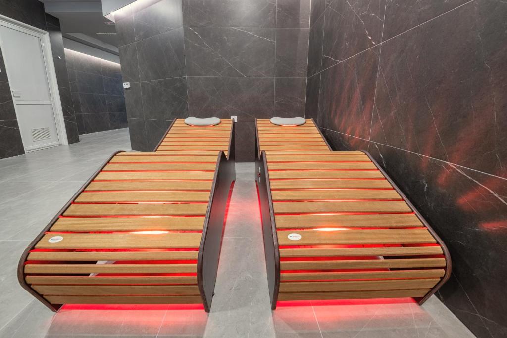 Pronađite savršenu ravnotežu odmora i uživanja u Marea Hotel & Spa 4* – destinaciji gdje vas očekuju udoban smještaj, moderna elegancija i nezaboravna atmosfera uz more!