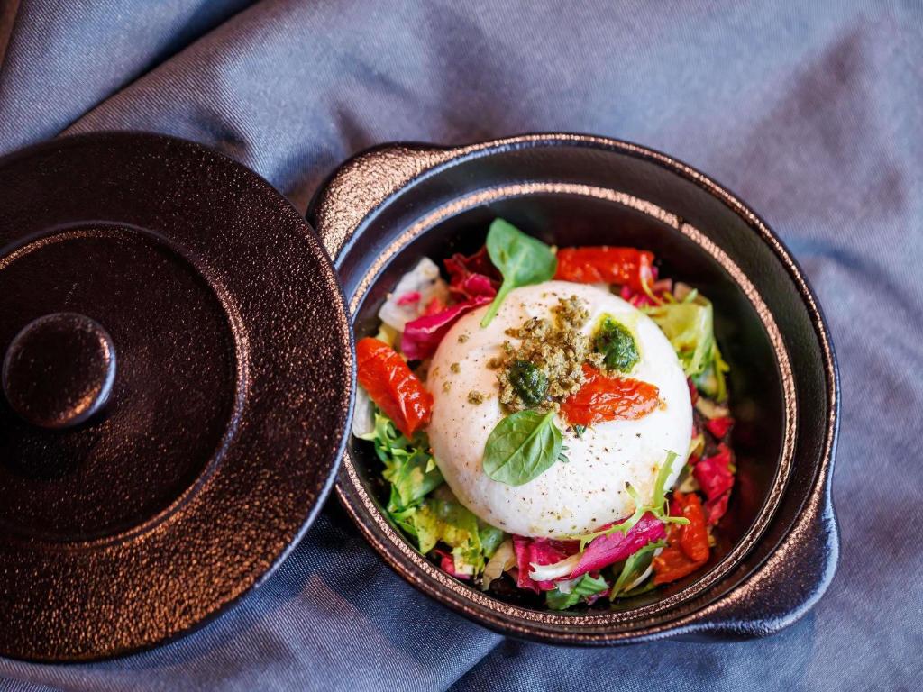 Hotel Mövenpick 4*, Zagreb - oaza elegancije i modernog komfora uz vrhunsku uslugu, pažljivo osmišljen ambijent i sofisticirani doživljaj svakog trenutka!