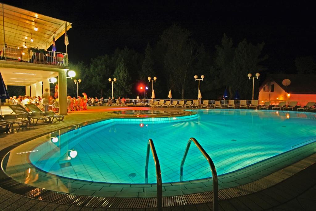 Neka svaki trenutak bude posebna uspomena uz All Inclusive uslugu i čaroban pogled na more u Hotelu Faraon 3*, Trpanj!