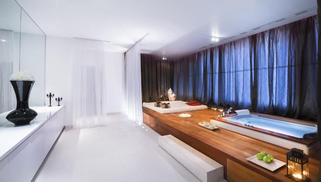 Aminess Vival Maestral Hotel 4* I Doživite odmor koji spaja netaknutu prirodu i srdačnost Istre uz obalu slikovitog Novigrada!