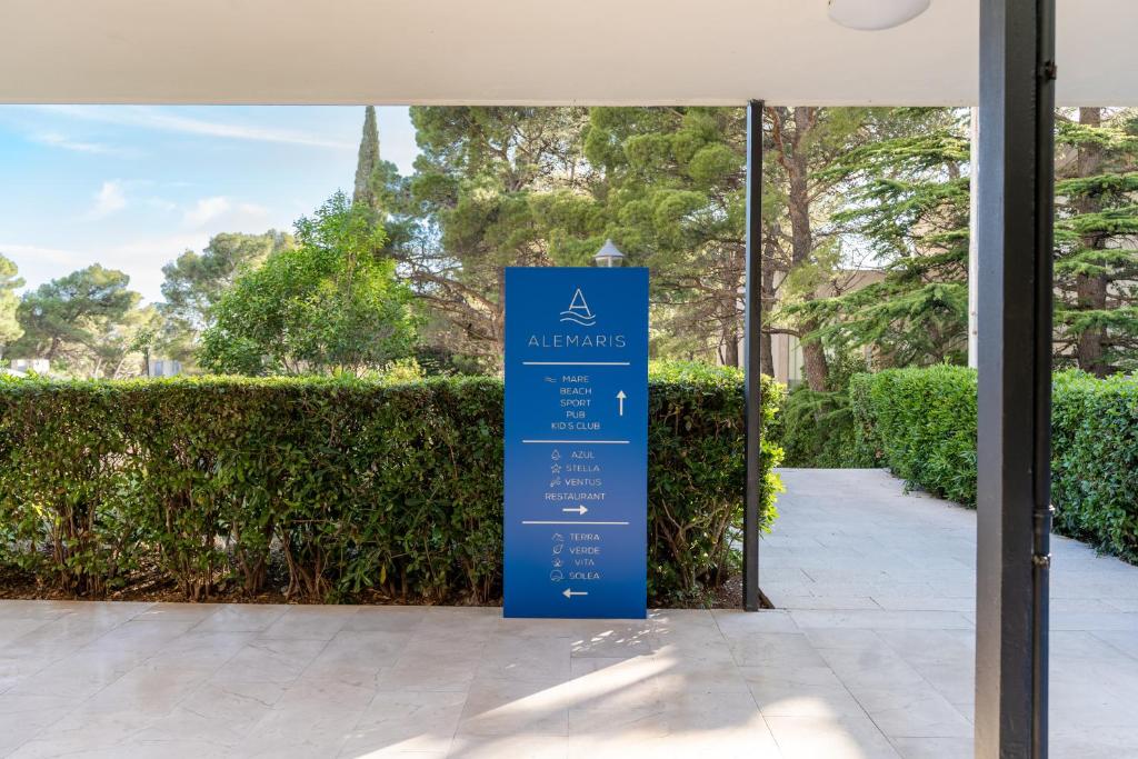 Alemaris Resort 3* – zakoračite u mirniju stranu Dalmacije i uživajte u jesenskim danima uz more, borovu šumu i prekrasan ambijent Baškog Polja!