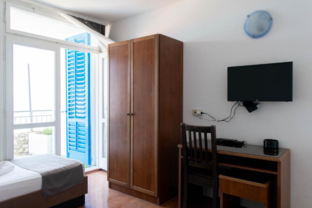 Vaš savršeni bijeg uz more počinje u Beach Hotelu Croatia 3* – uživajte u udobnosti, miru i ljepotama Drašnica na Jadranskoj obali!