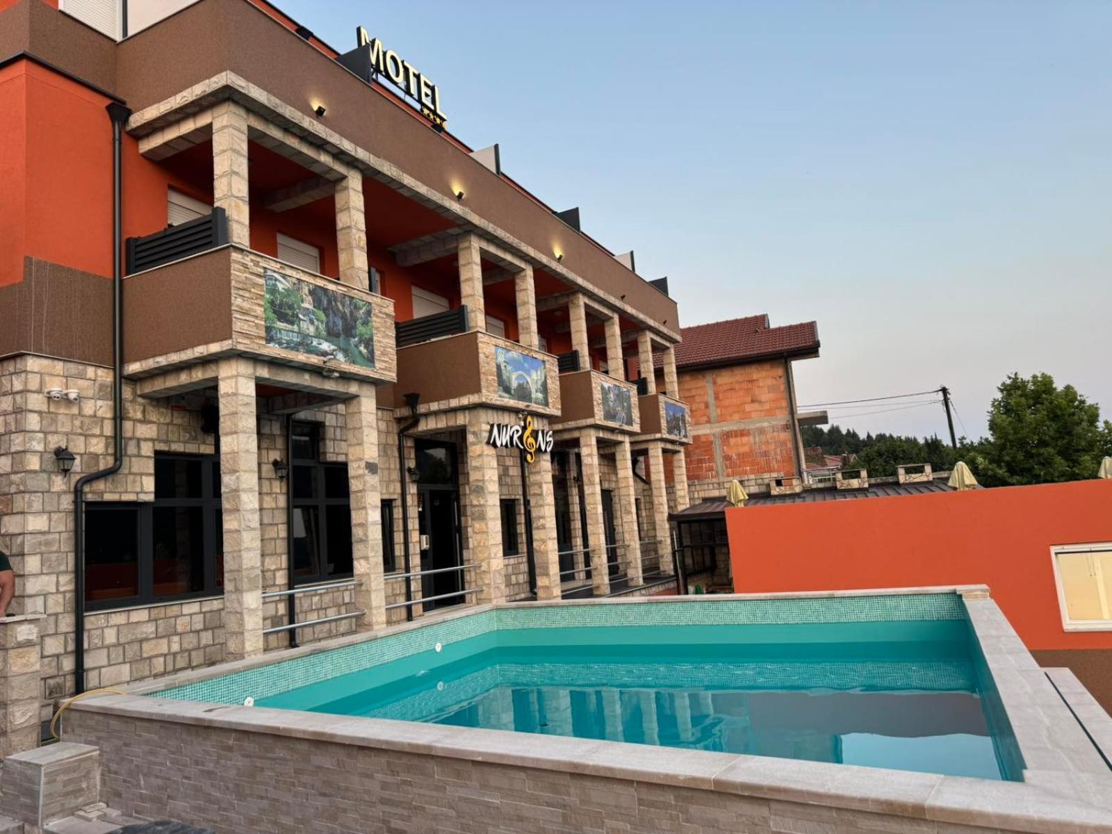 Doživite čari Mostara uz udobnost i gostoprimstvo Hotela Nur – savršeno mjesto za opuštanje, samo nekoliko minuta hoda od Starog mosta!