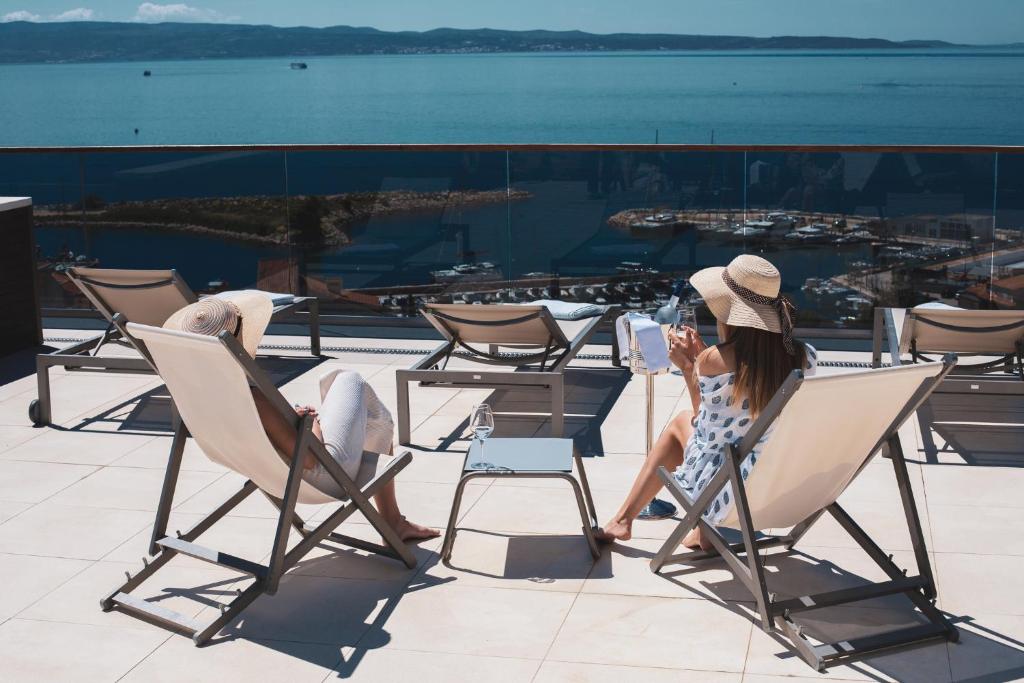 Uživajte u luksuzu i potpunom opuštanju u Marvie Hotel & Health 4* – gdje se mediteranski šarm, elegancija i bogata historija Splita spajaju u savršen odmor!