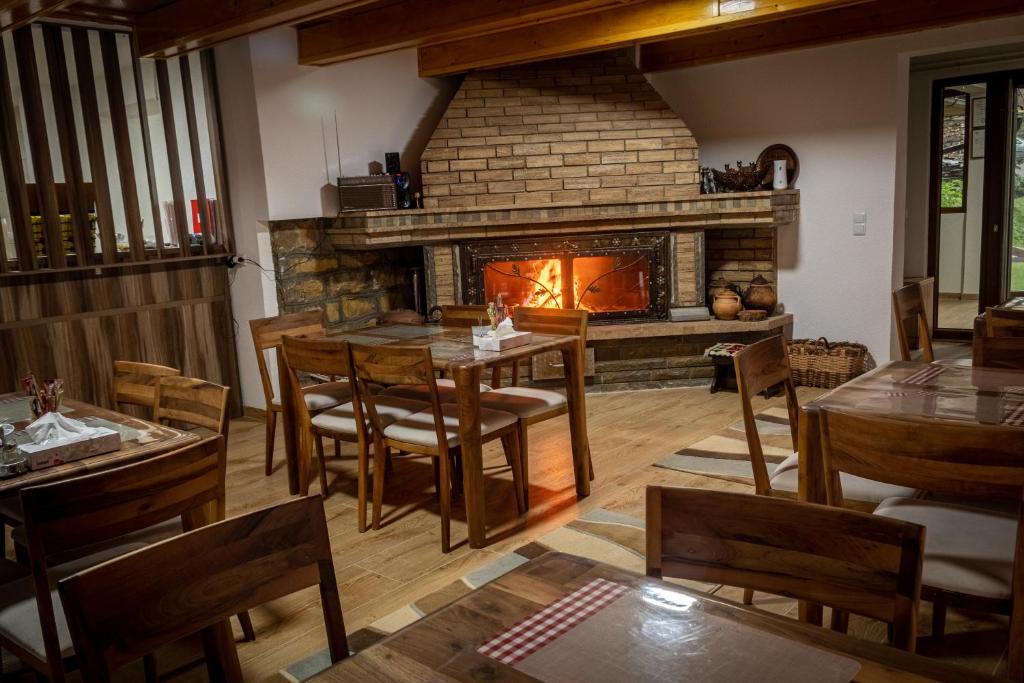 Zimska čarolija i potpuni užitak na Vlašiću uz luksuzan smještaj i svjež planinski zrak u Pansionu A&M!