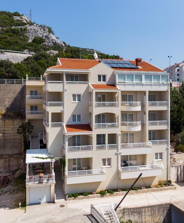 Neum | Prepustite se čarima mora i umirujućem šumu talasa tokom savršenog odmora u Hotelu Agava 4*!
