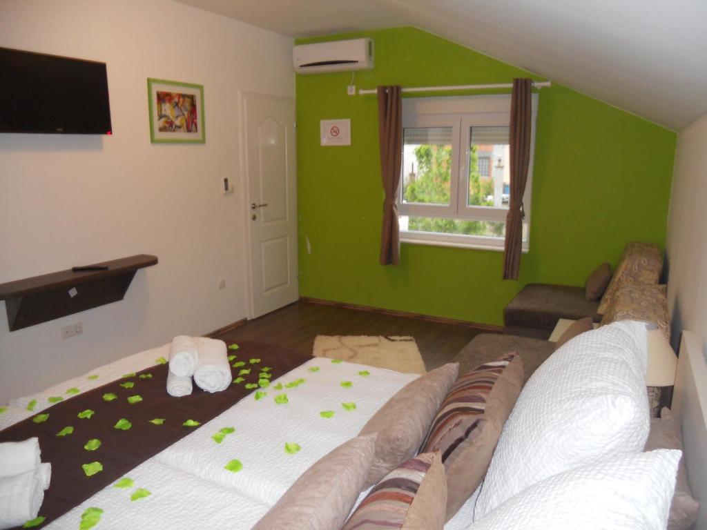 Istražite ljepote Mostara i uživajte u boravku u Appleline apartmanima, uz jedinstven pogled na simbol grada – veličanstveni Stari most!