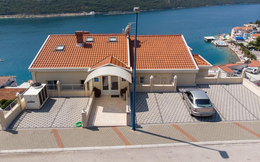 Neum | Prepustite se čarima mora i umirujućem šumu talasa tokom savršenog odmora u Hotelu Agava 4*!