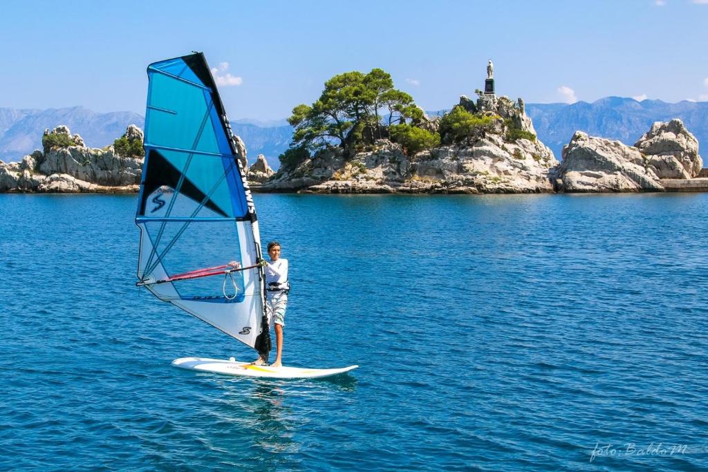 Neka svaki trenutak bude posebna uspomena uz All Inclusive uslugu i čaroban pogled na more u Hotelu Faraon 3*, Trpanj!