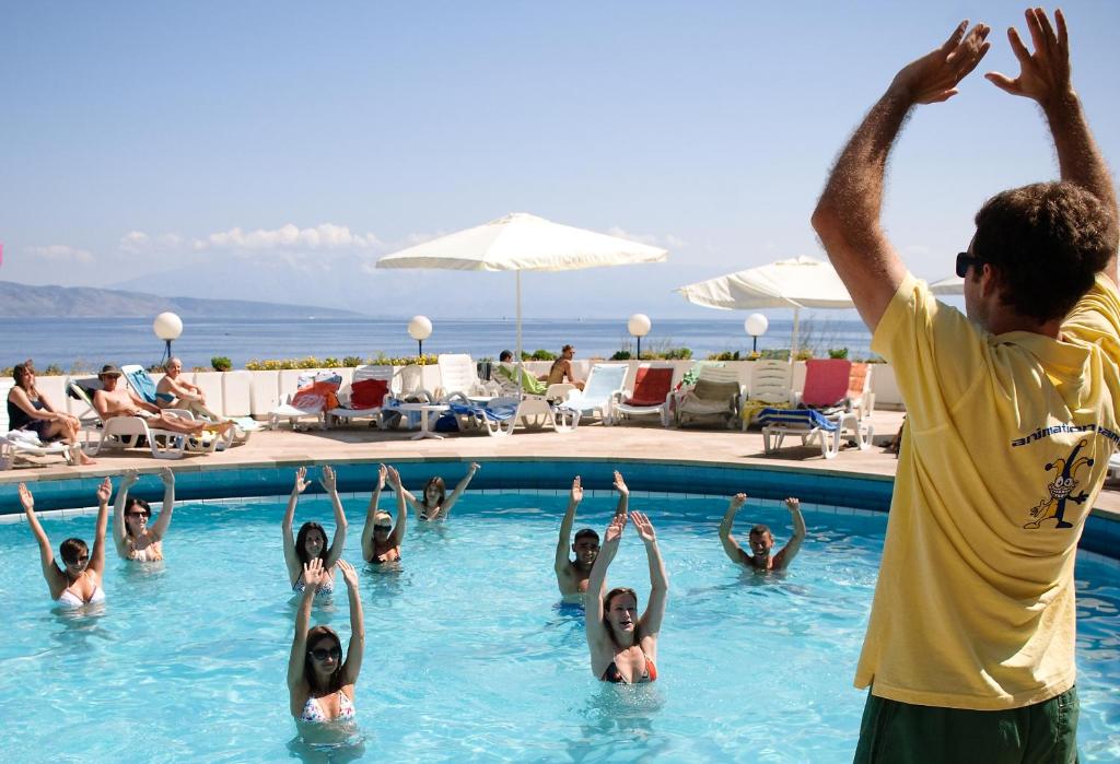 Uživajte u mediteranskom ambijentu Fontana Resorta 2* na Hvaru, gdje priroda, more i spokoj stvaraju idealne uslove za odmor!