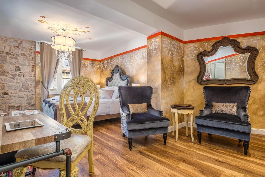Hotel Plaza Marchi Old Town 4* | Otkrijte skrivene čari Splita i prepustite se jedinstvenom spoju historije i luksuza u srcu stare jezgre!