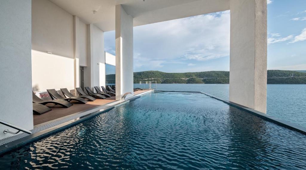 Neum – provedite opuštajuće dane uz more, okruženi mediteranskim duhom, ugodnom atmosferom i elegancijom Hotela Vapore 4*!