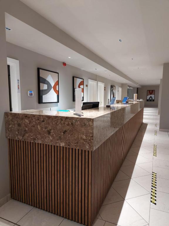 Uživajte u bezbrižnom porodičnom odmoru u Biogradu na Moru uz All inclusive uslugu, miris borove šume i brojne sadržaje za djecu i odrasle – Family Hotel Adria 4!*