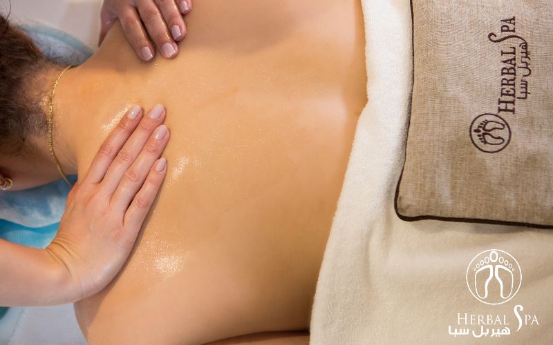 Uživajte u potpunom opuštanju uz parcijalnu masažu u Herbal Spa – oslobodite se napetosti, obnovite energiju i prepustite tijelo zasluženom odmoru!