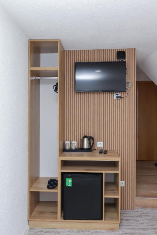 Zima ispunjena mirom i udobnošću na Vlašiću uz luksuzan boravak i svjež planinski zrak u Pansionu A&M!