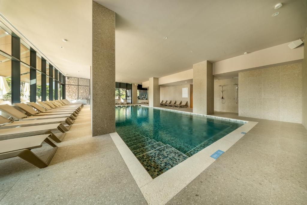 Family Hotel Adria 4* | All inclusive odmor u Biogradu na Moru – uživajte u borovoj šumi, bazenima, bogatoj animaciji i bezbrižnom odmoru za cijelu porodicu!