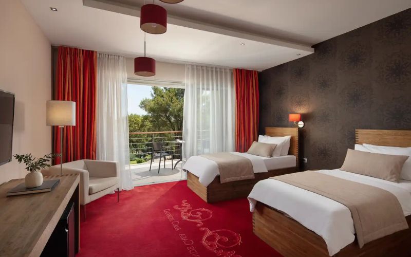 Hotel Grande Casa 4* u Međugorju nudi elegantan odmor uz vrhunsku uslugu, toplu atmosferu, profinjen stil i potpunu udobnost!