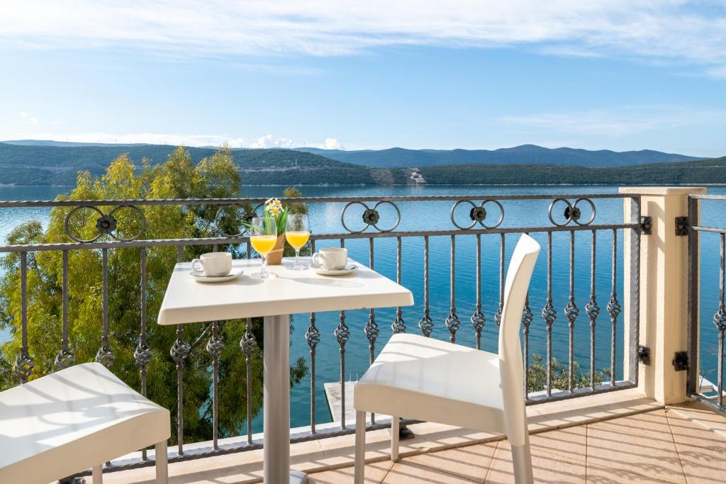 Provedite nezaboravne dane uz obalu Jadrana i uživajte u spoju mira, mora i mediteranske atmosfere u Hotelu Nova 4*, Neum!