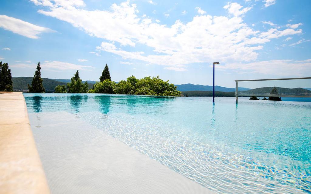 Junski odmor u zagrljaju Jadranskog mora! Uživanje u luksuznoj čaroliji za dvoje uz savršen pogled na more čeka Vas u Hotelu Stella 3*, Neum!