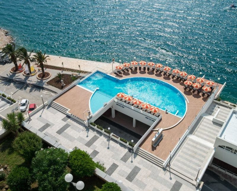 Spajamo ljepotu mora i udobnost odmora u Hotelu Sunce 4* smještenom na samoj obali Neuma!
