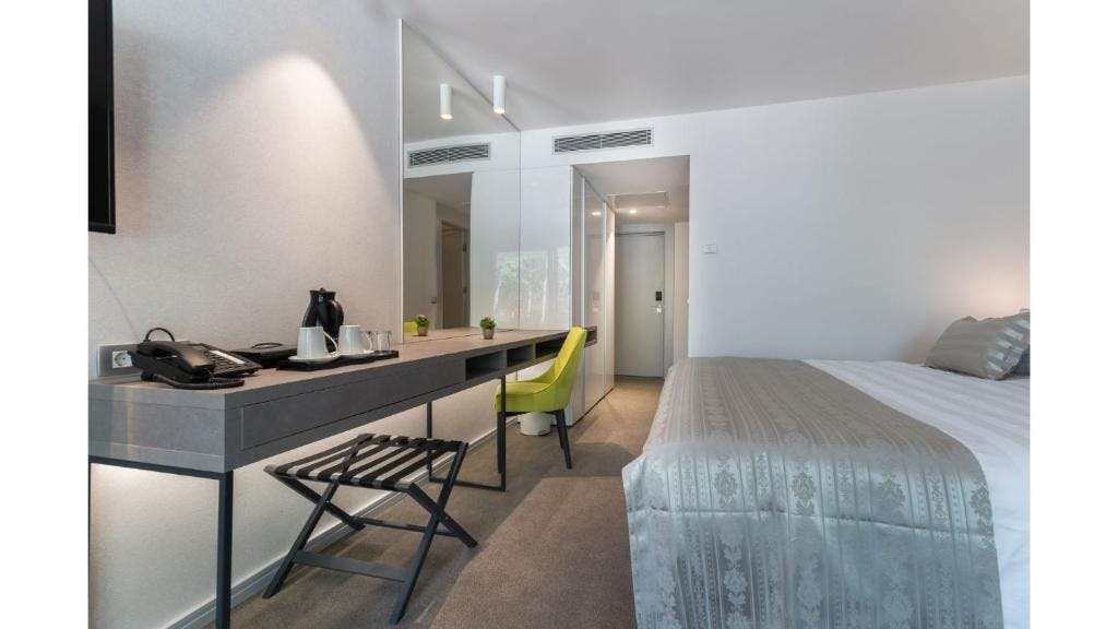 Uživajte u Makarskoj, moru i mirisima Mediterana – očekuje vas opuštajući odmor u Hotelu Mirjam 4* uz prekrasan ambijent, vrhunsku udobnost i trenutke za pamćenje!
