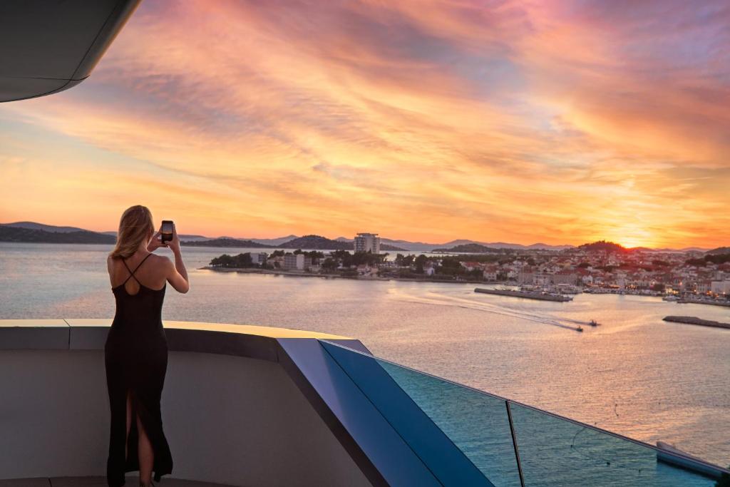 Savršen spoj porodične udobnosti, modernog luksuza i panoramskog pogleda na Jadran u Hotelu Olympia Sky 4*, Vodice!