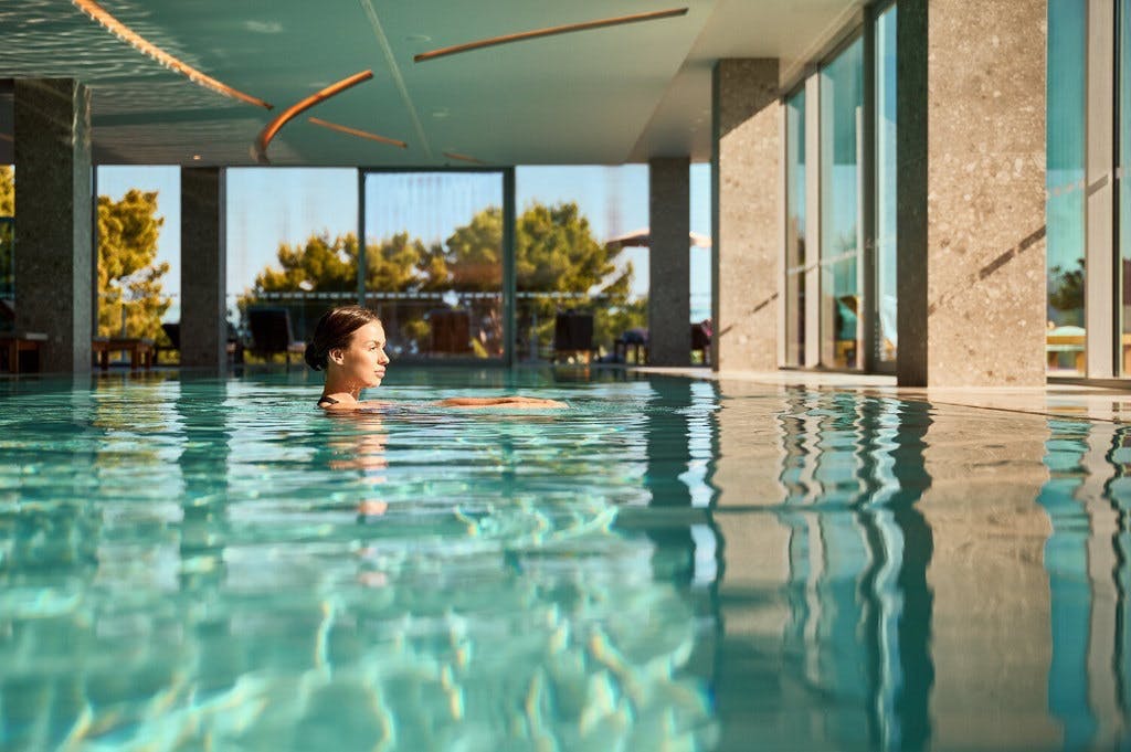 Radisson Blu Resort Split 5* – uživajte u vrhunskom luksuzu, raskošnom Wellness & Spa doživljaju i savršenom spoju elegancije, udobnosti i potpunog opuštanja!