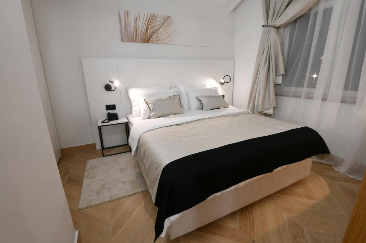 Baška Voda I Smjestite se tik uz plažu  i odmor iz snova sa Vama dragom osobom provedite u predivnoj atmosferi elegantnih soba Aparhotela Milenij 4*!