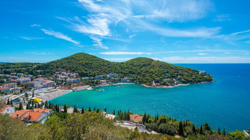 Hotel Uvala 4*, Dubrovnik – otkrijte čari luksuznog odmora uz predivne jadranske pejzaže, vrhunsku udobnost i autentični mediteranski ugođaj!