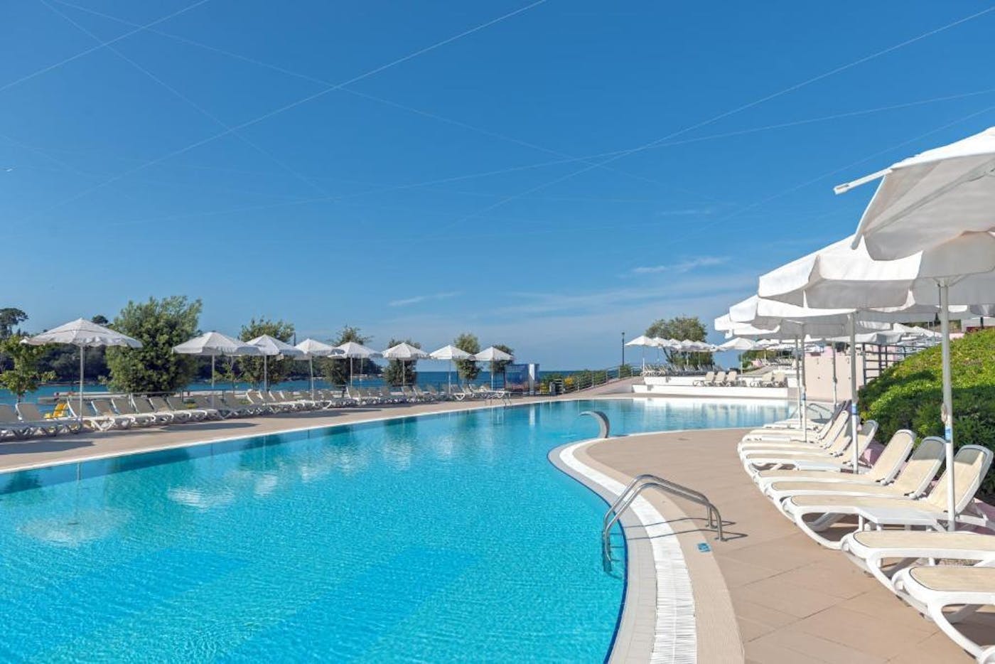Island Hotel Istra 4* – vaš savršeni otočni bijeg uz kristalno more, mediteranski ugođaj i prekrasnu prirodu za potpuni odmor!