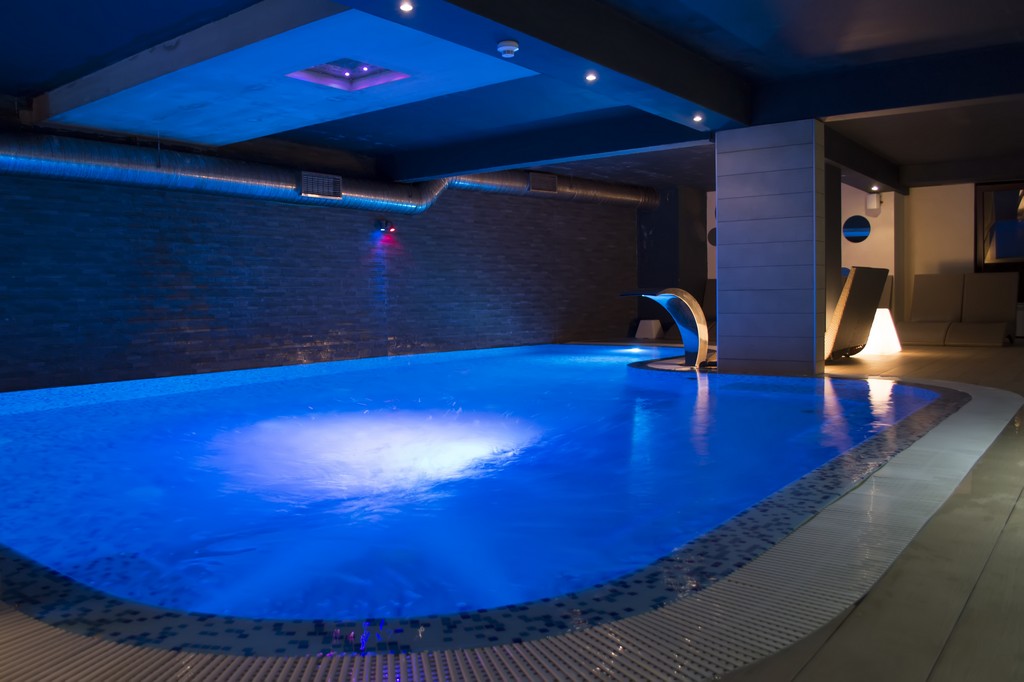 Hotel Lavina 4*, Jahorina |  Prepustite se potpunom opuštanju uz luksuzni Wellness & Spa doživljaj za dvoje s pogledom na veličanstvene planine!