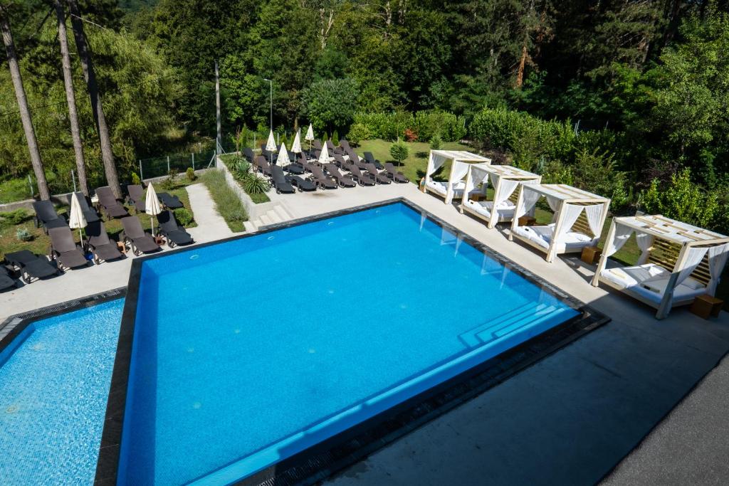 Vila Sunce Konjic – Village Resort I  Doživite savršen odmor, upoznajte sa sa čarima Boračkog jezera i uživajte u netaknutoj prirodi!