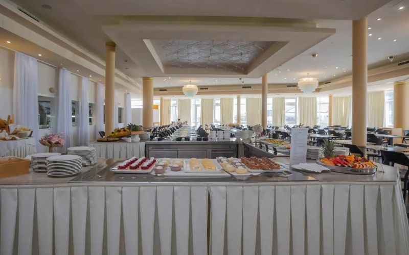 Uživajte u čarima Vodica uz more i priuštite sebi nezaboravan porodični odmor u Hotelu Punta 4* uz ALL INCLUSIVE LIGHT uslugu i posebne trenutke za pamćenje!