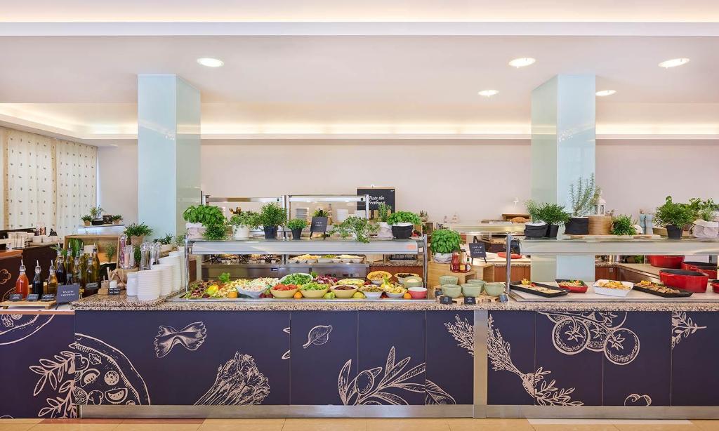 Aminess Lume Hotel 4* – elegantna oaza uz more gdje se spajaju vrhunska udobnost, očaravajući pogledi, čarolija Korčule i nezaboravni trenuci odmora!