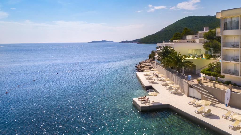 Aminess Lume Hotel 4* – elegantna oaza uz more gdje se spajaju vrhunska udobnost, očaravajući pogledi, čarolija Korčule i nezaboravni trenuci odmora!