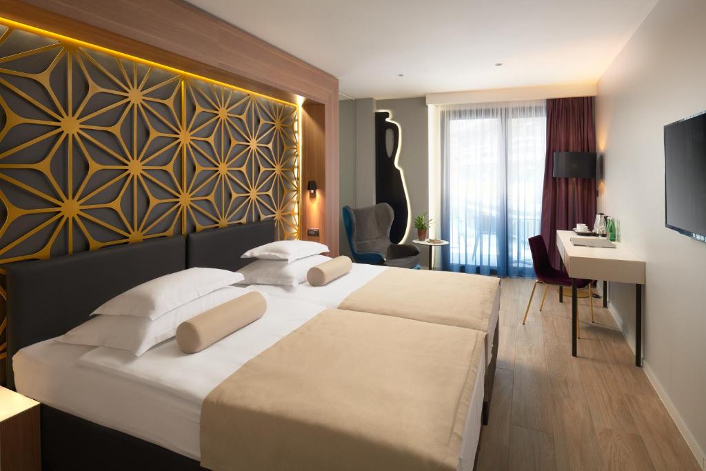 Otkrijte čari boravka u Hotelu Amphora 4*, gdje se elegancija, udobnost i mediteranski šarm spajaju u jedinstven doživljaj Splita!