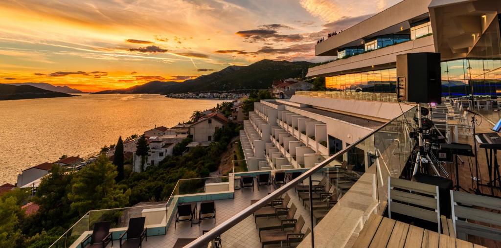 Savršen bijeg uz more – panoramski pogled, udoban smještaj i vrhunski Wellness & Spa odmor očekuju vas u Grand Hotelu Neum 4*!