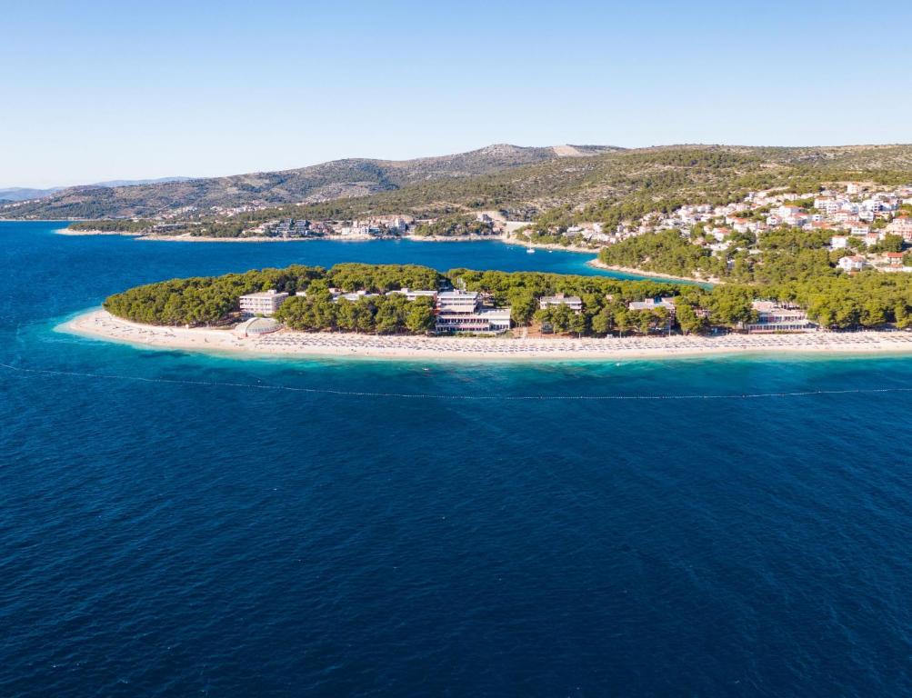 Hotel Zora 3*, Primošten | Uživajte u savršenom spoju romantike i prirodnih ljepota uz šljunčane plaže Jadrana!