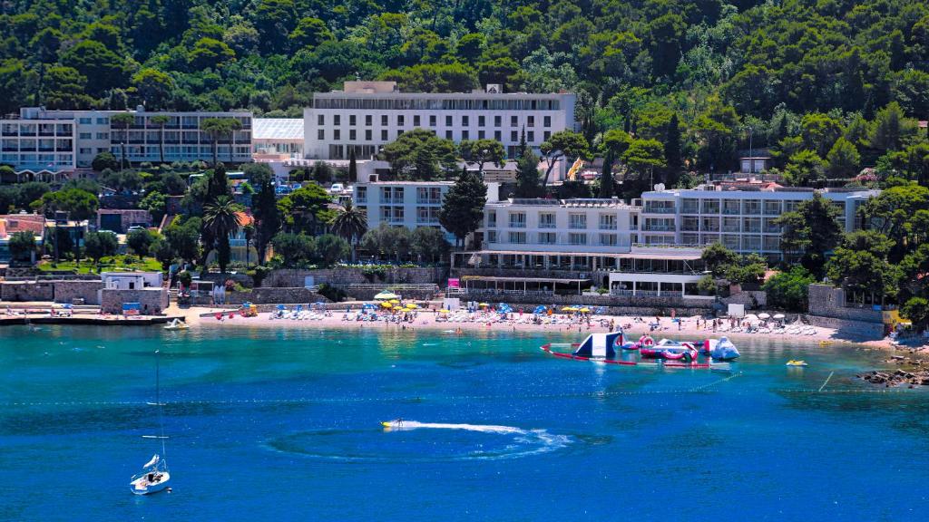 Hotel Uvala 4*, Dubrovnik – otkrijte čari luksuznog odmora uz predivne jadranske pejzaže, vrhunsku udobnost i autentični mediteranski ugođaj!